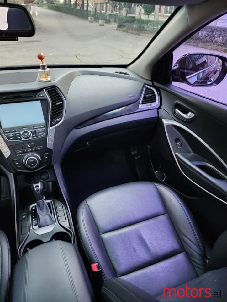 2013' Hyundai Santa Fe photo #5