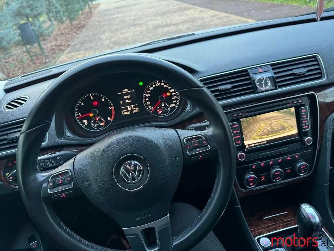 2012' Volkswagen Passat photo #5