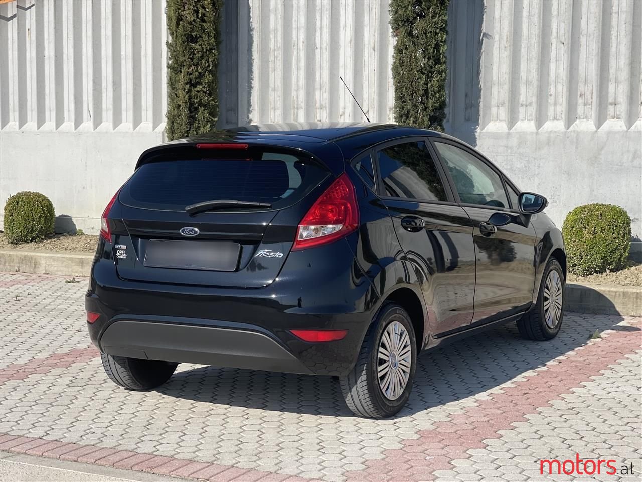 2009' Ford Fiesta photo #2