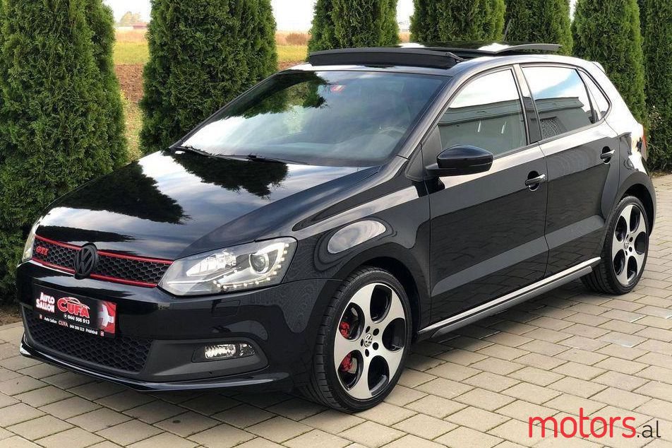 2011' Volkswagen Polo photo #1