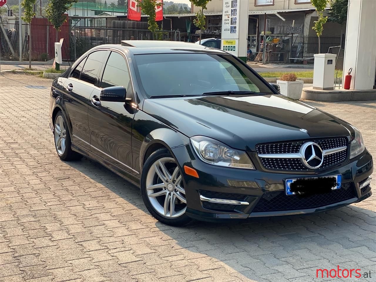 2012' Mercedes-Benz C 250 photo #1