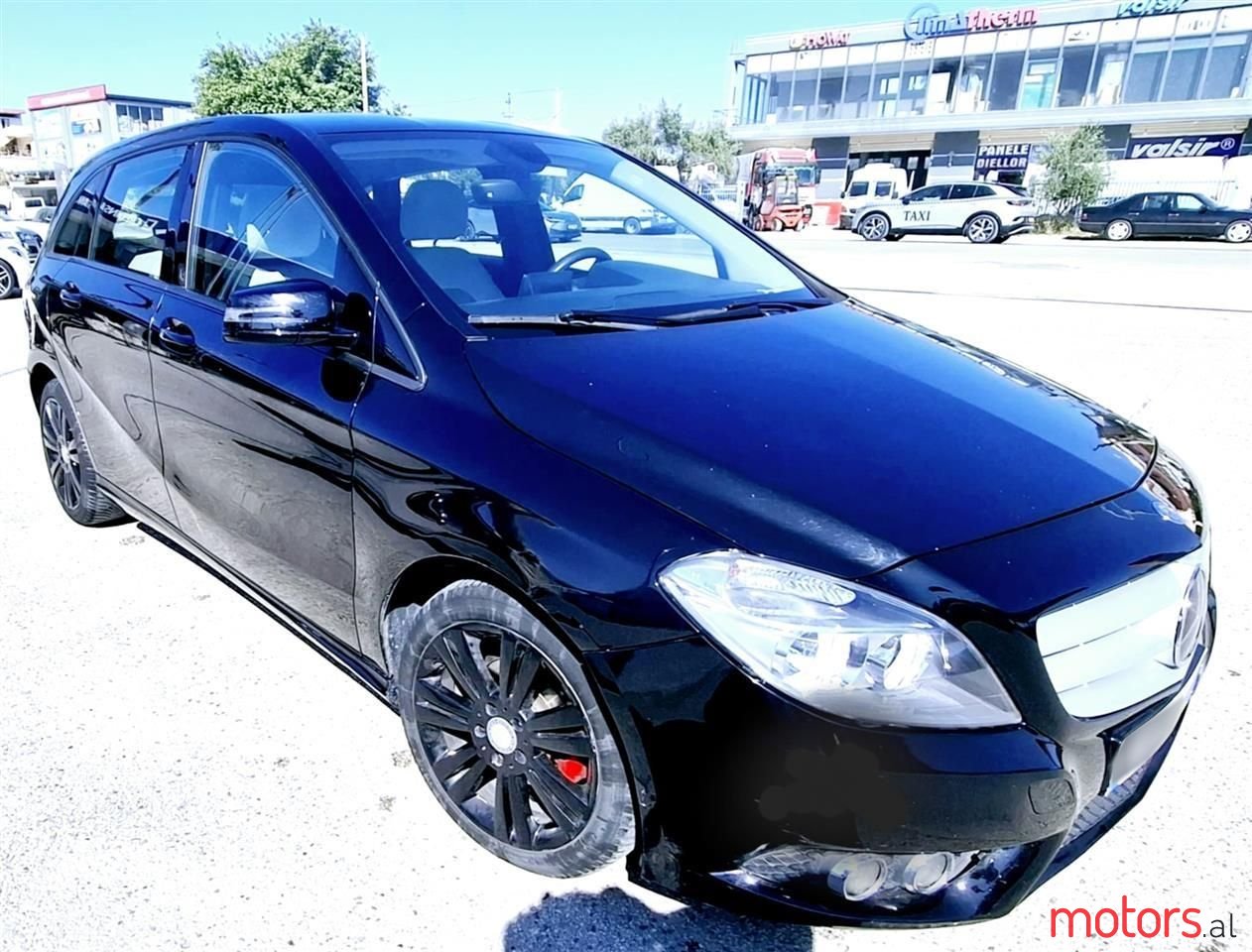 2013' Mercedes-Benz B 180 photo #2