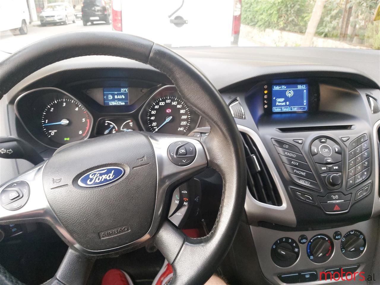 2012' Ford Focus photo #4