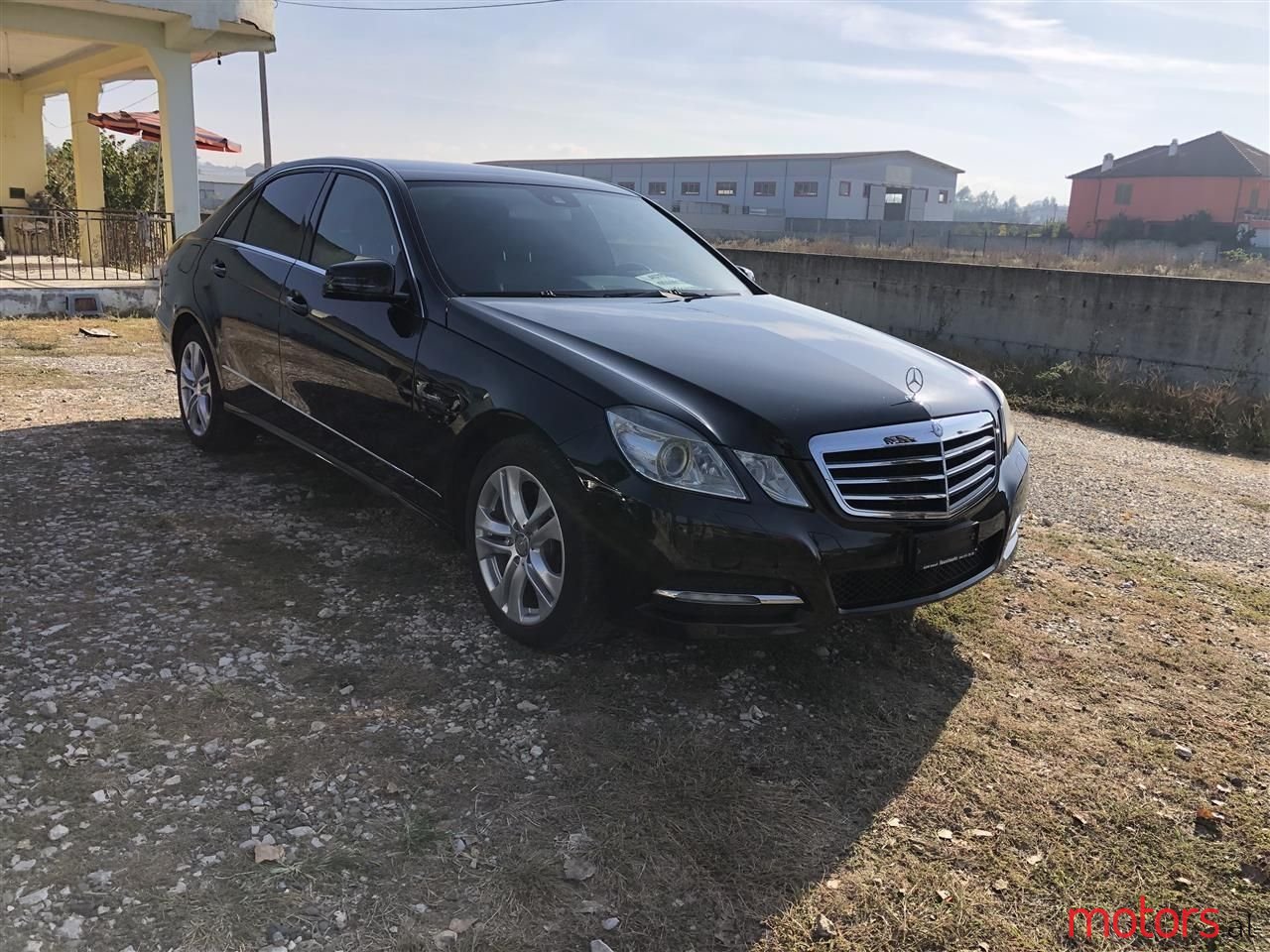 2011' Mercedes-Benz E 250 photo #6