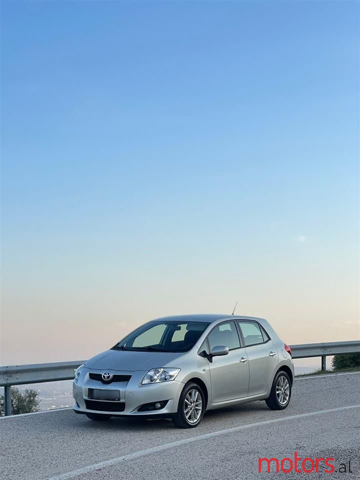 2008' Toyota Auris photo #1