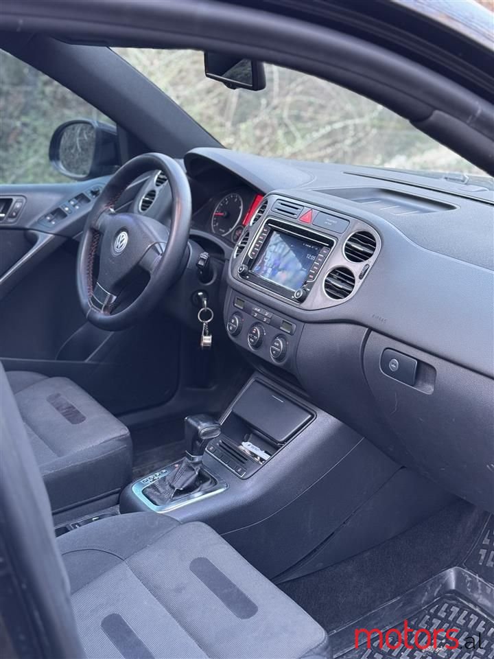 2008' Volkswagen Tiguan photo #4