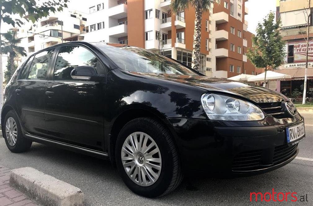 2005' Volkswagen Golf photo #1