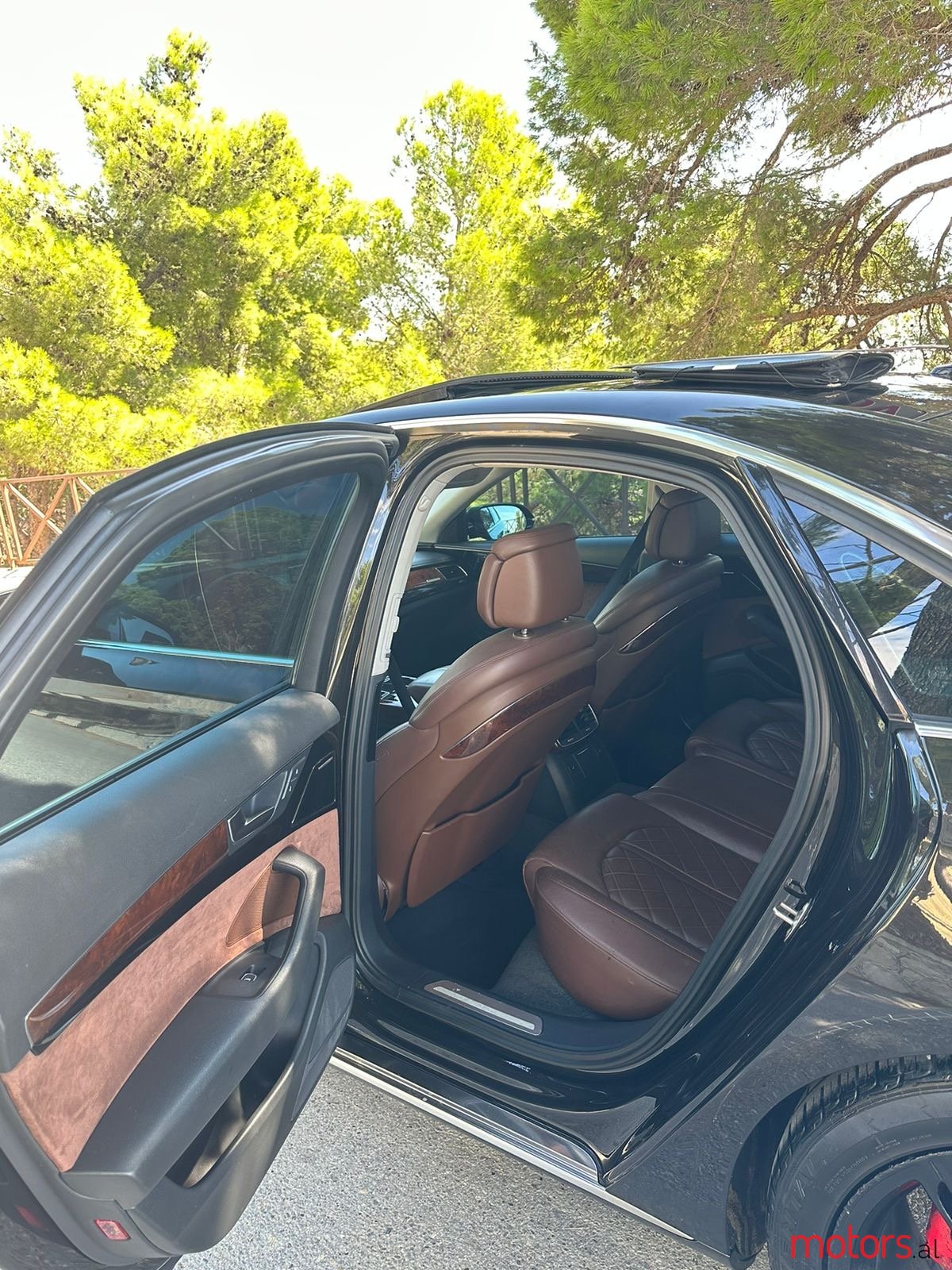 2012' Audi A8 photo #7