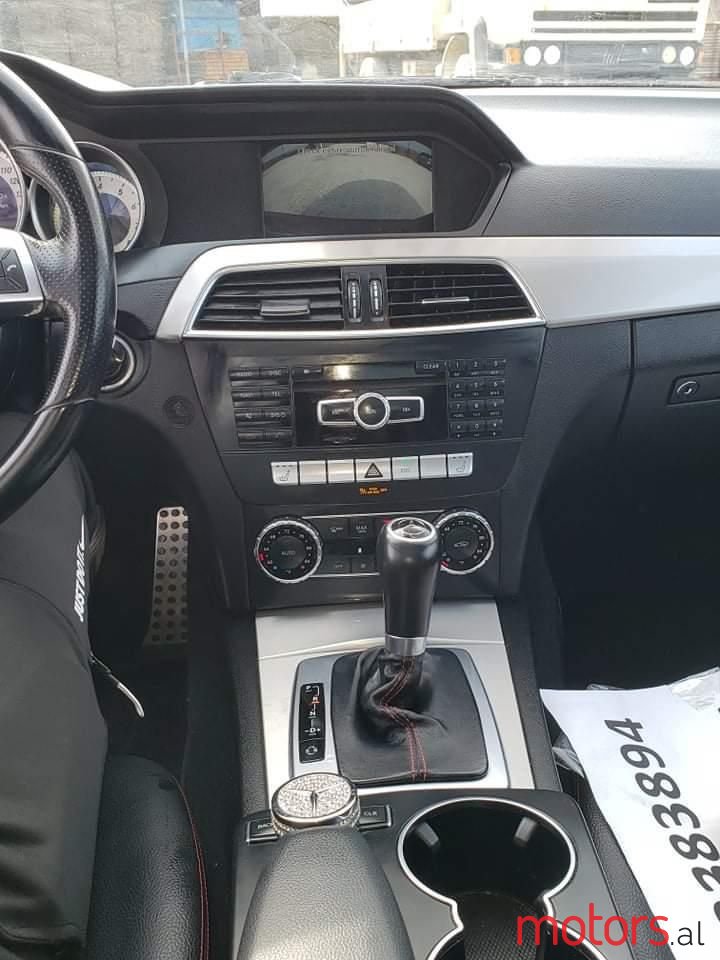 2013' Mercedes-Benz C 300 photo #2