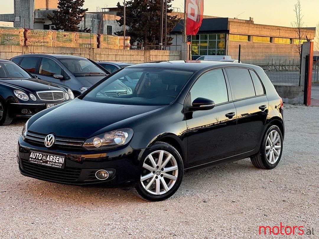 2009' Volkswagen Golf photo #1