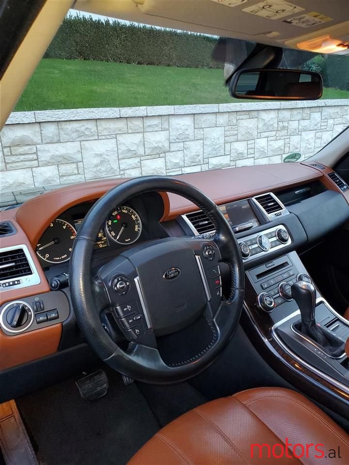 2011' Land Rover Range Rover Sport photo #2
