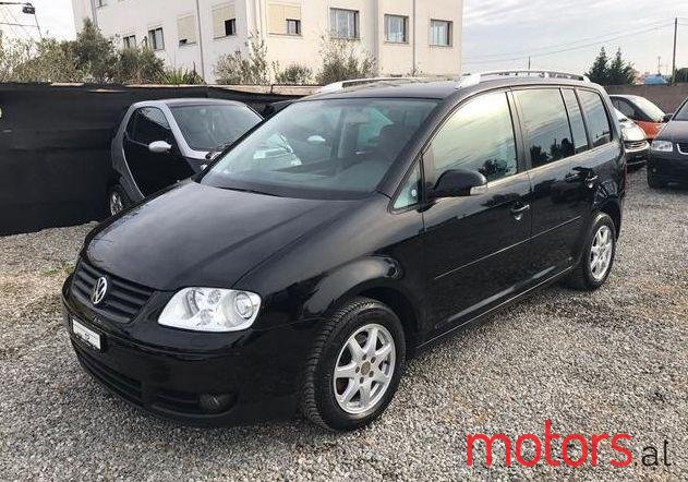 2006' Volkswagen Touran photo #1