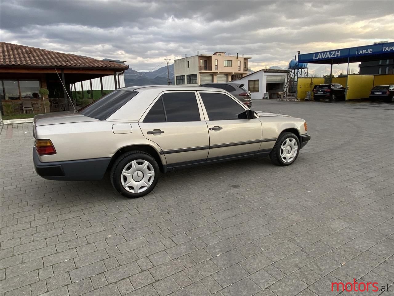 1988' Mercedes-Benz 200 photo #4