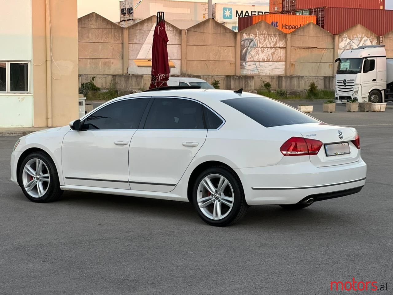 2012' Volkswagen Passat photo #4