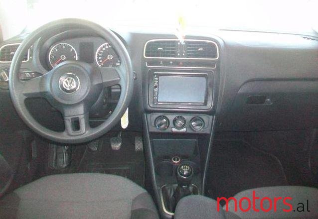 2013' Volkswagen Polo photo #1