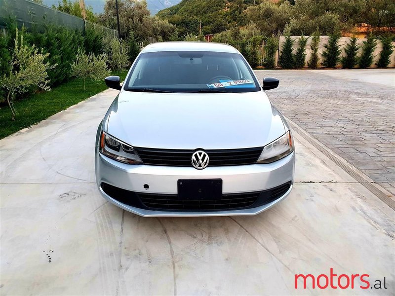 2012' Volkswagen Jetta photo #4