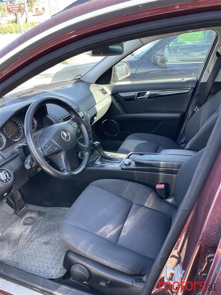 2008' Mercedes-Benz 220 photo #2