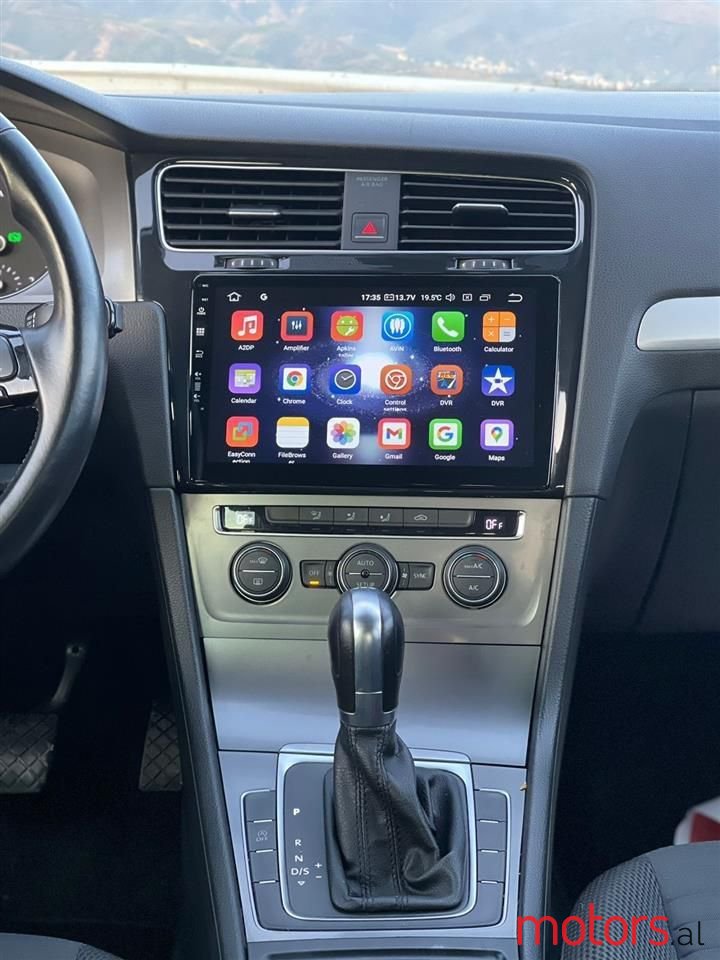 2013' Volkswagen Golf photo #5