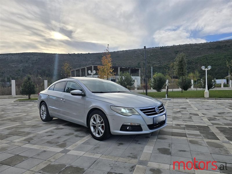 2011' Volkswagen Passat photo #6