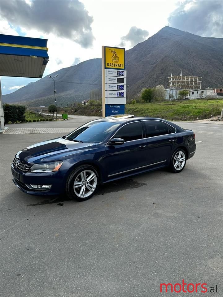 2013' Volkswagen Passat photo #1