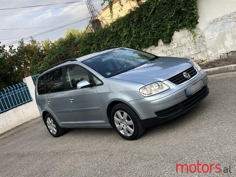 2006' Volkswagen Touran photo #2