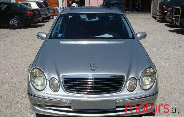 2002' Mercedes-Benz E-Class photo #1