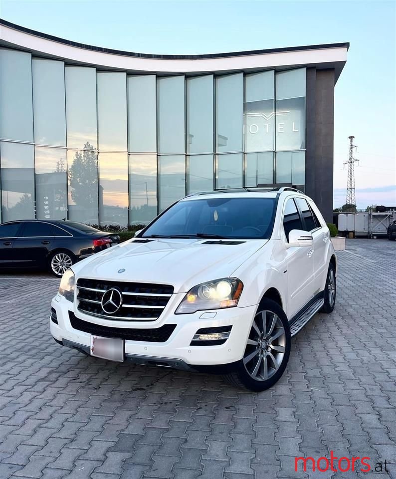 2011' Mercedes-Benz ML 350 photo #1
