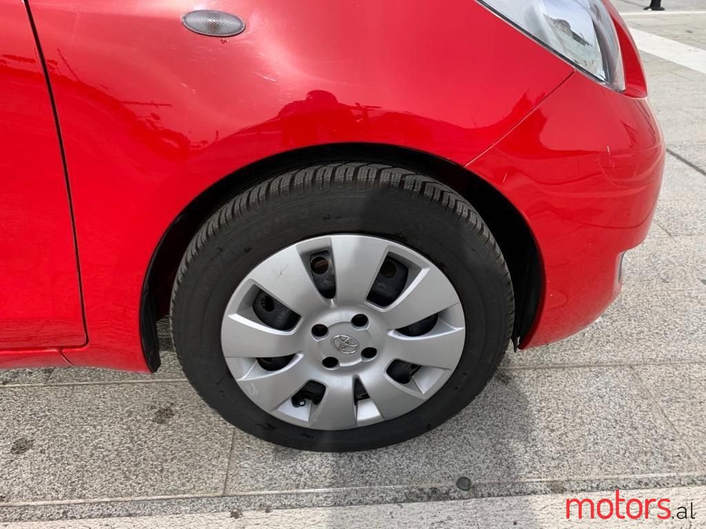 2009' Toyota Yaris photo #5