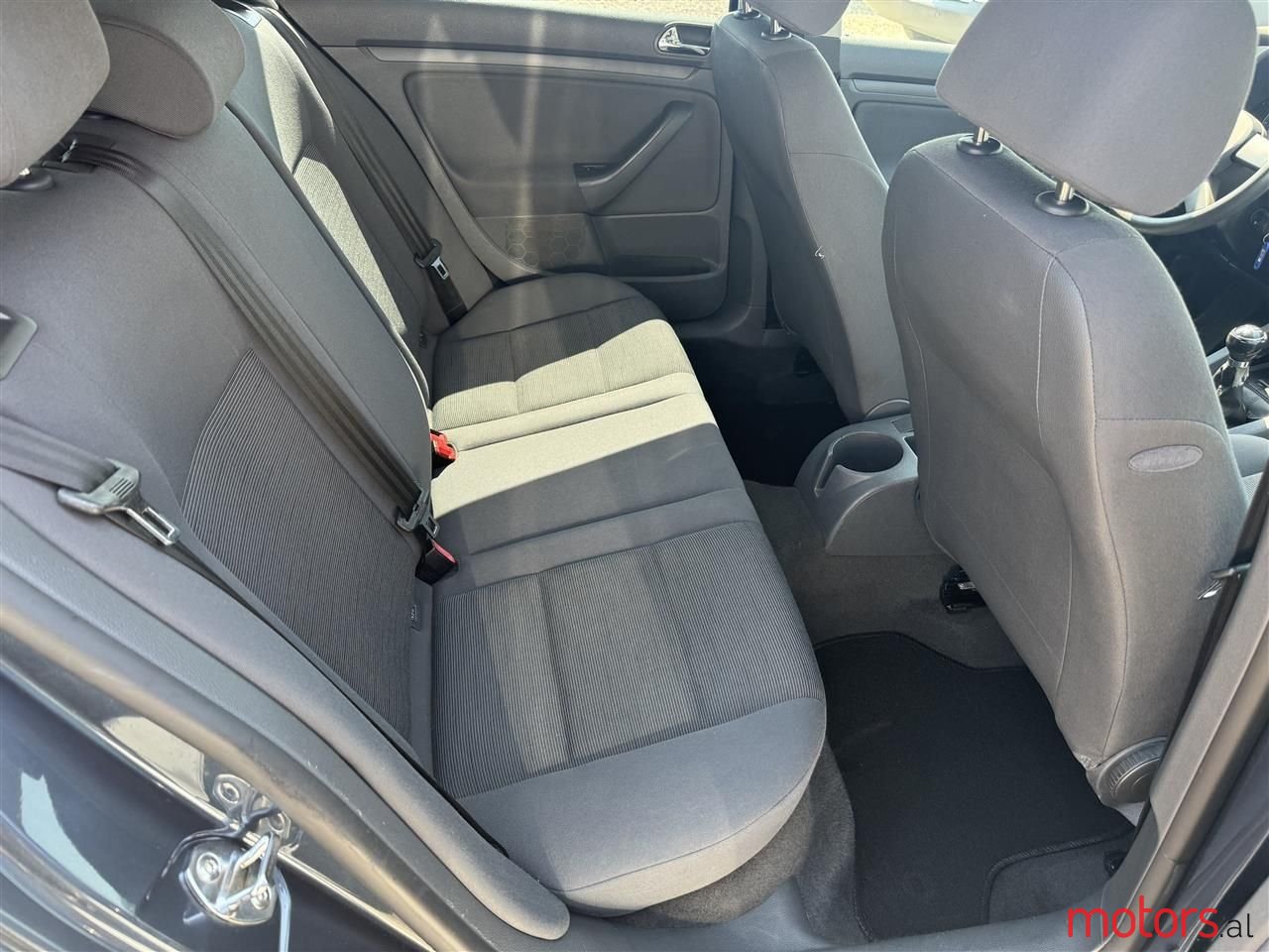 2005' Volkswagen Golf photo #4