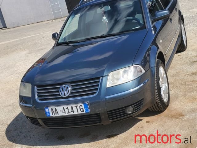2002' Volkswagen Passat photo #3