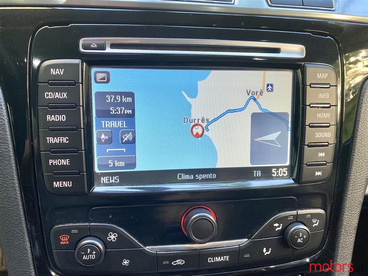 2011' Ford S-Max photo #3