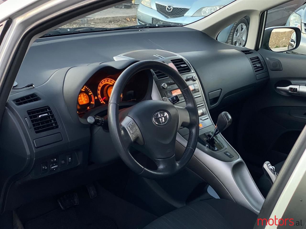 2007' Toyota Auris photo #4