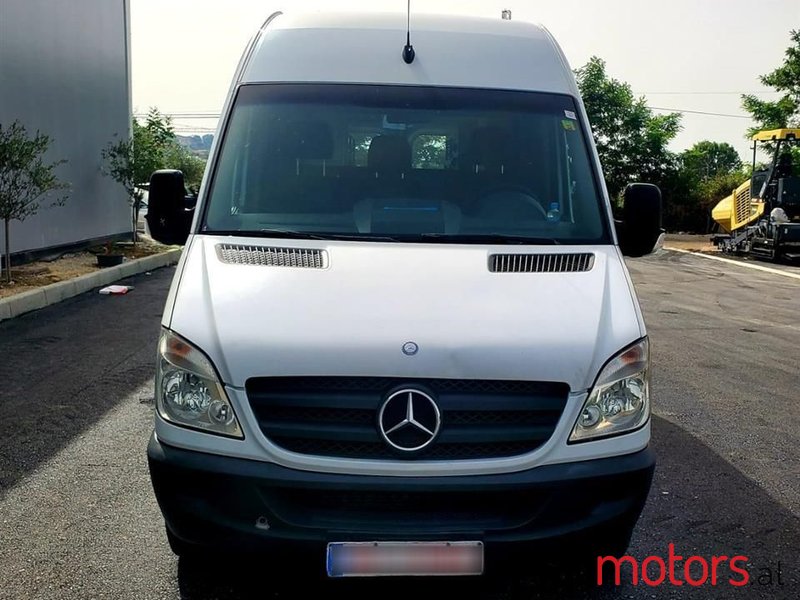 2010' Mercedes-Benz Sprinter photo #2