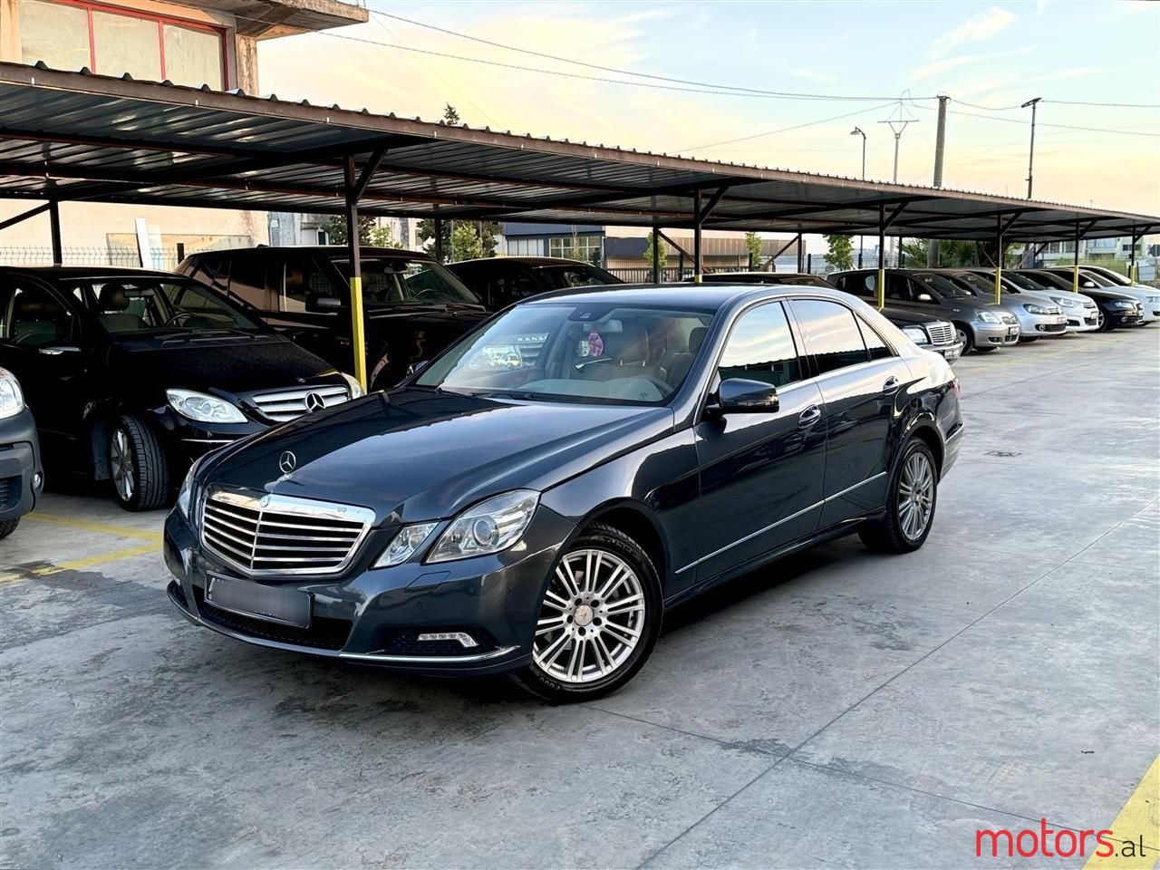 2009' Mercedes-Benz E 220 photo #1