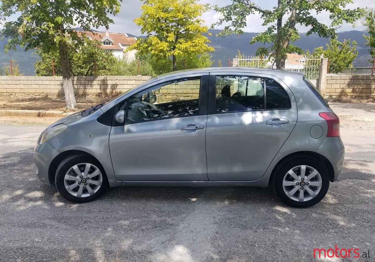 2006' Toyota Yaris photo #1