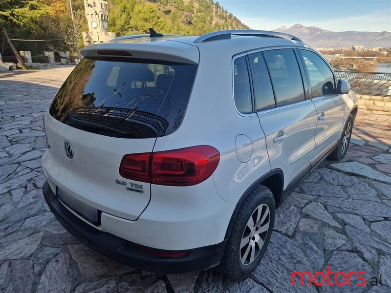 2014' Volkswagen Tiguan photo #3