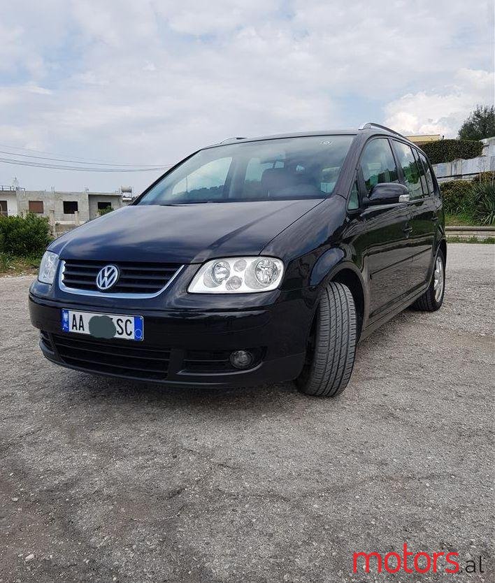 2005' Volkswagen Touran photo #1
