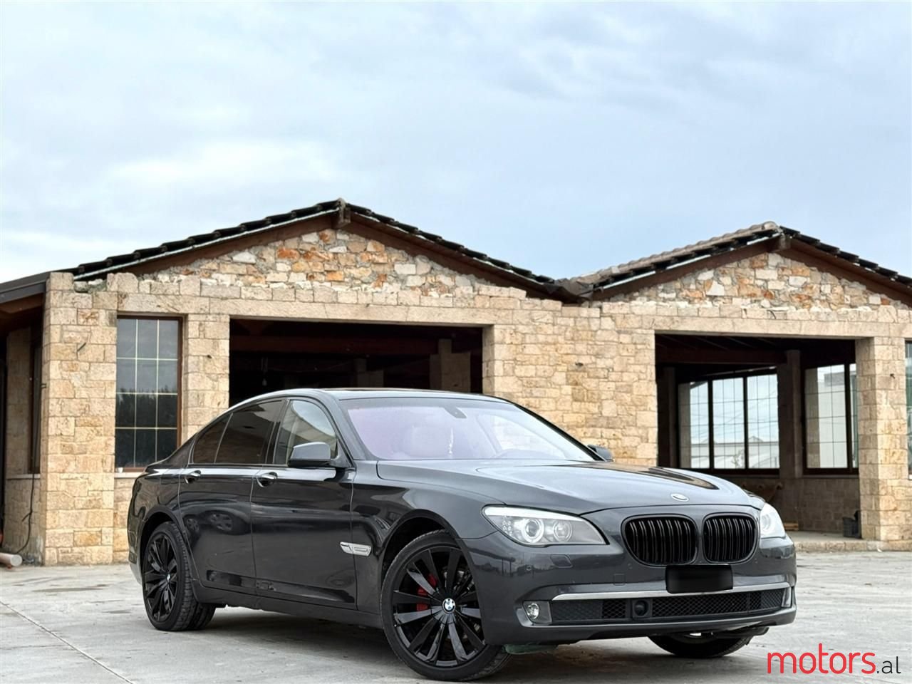 2012' BMW 730 photo #1