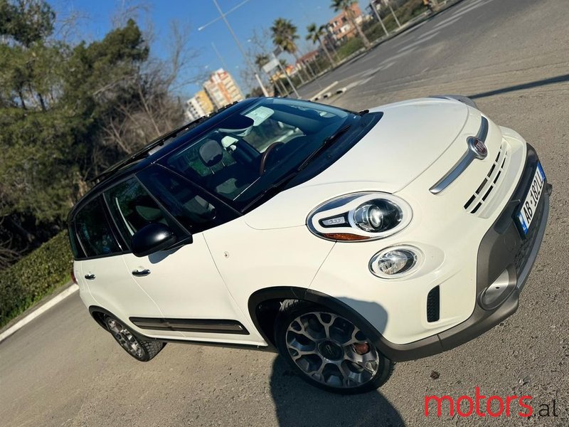 2015' Fiat 500L photo #6