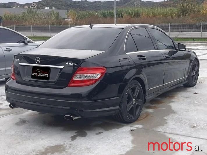 2011' Mercedes-Benz C 300 photo #4