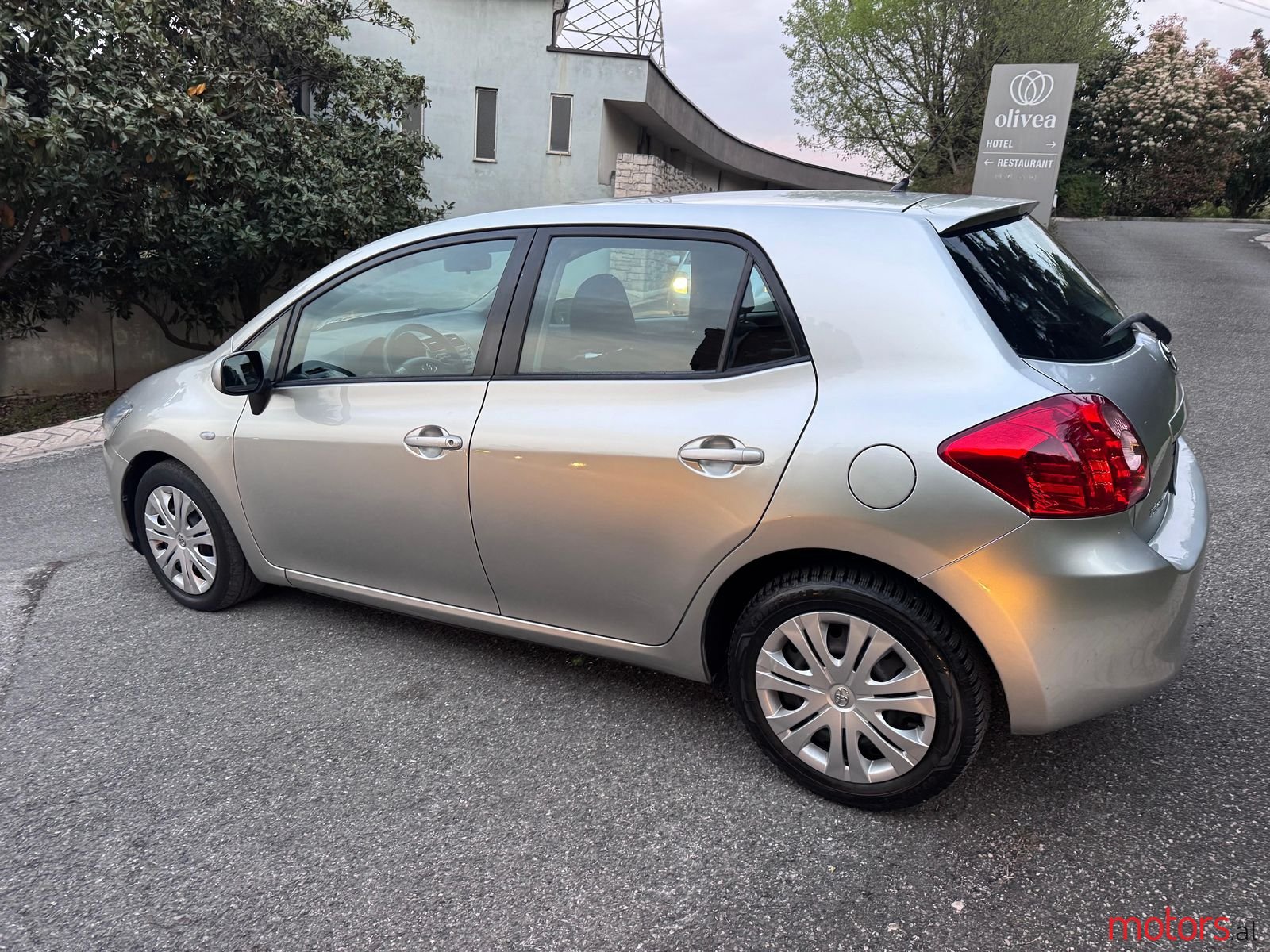 2008' Toyota Auris photo #6