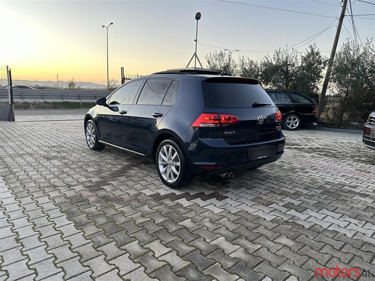 2016' Volkswagen Golf photo #6