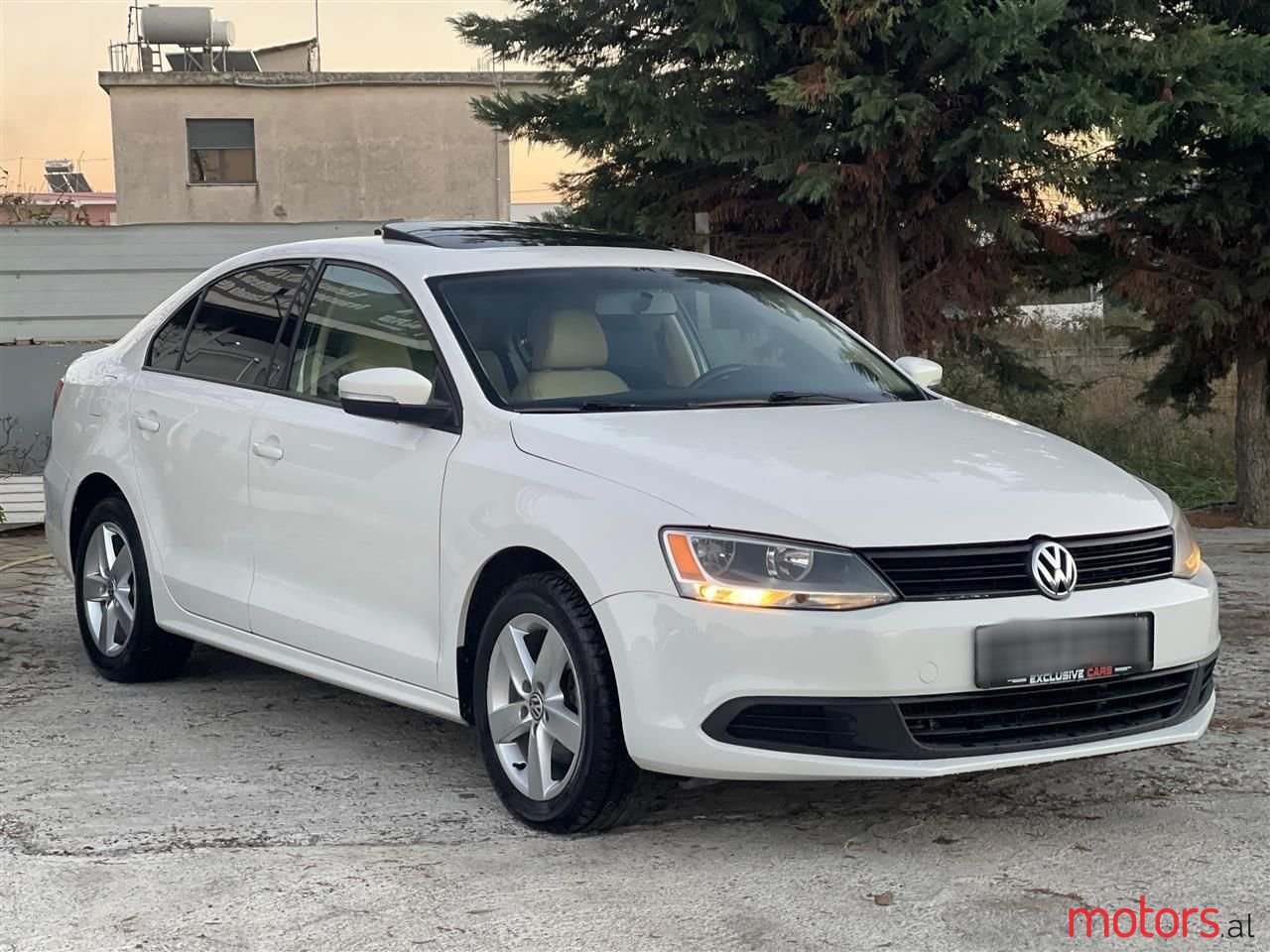 2012' Volkswagen Jetta photo #3