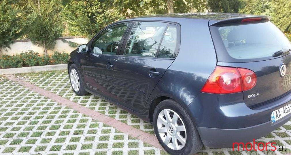 2005' Volkswagen Golf photo #2