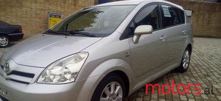 2004' Toyota Corolla Verso photo #2