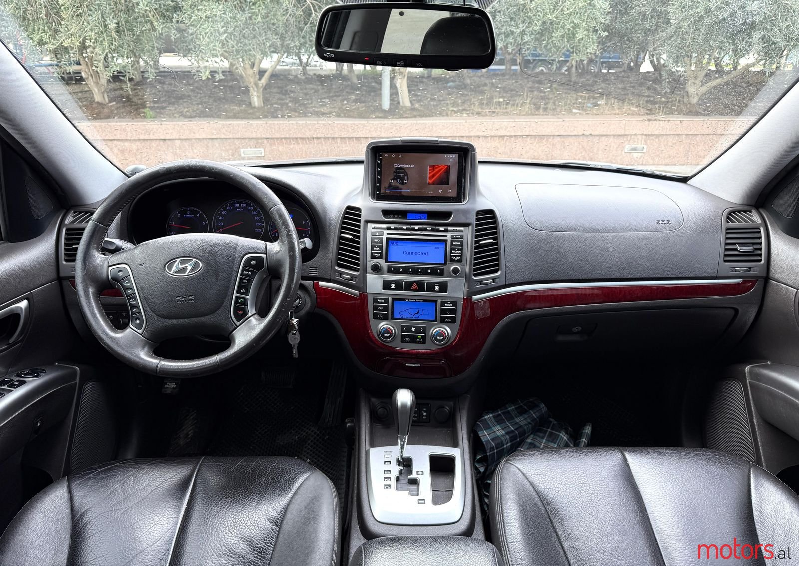 2012' Hyundai Santa Fe photo #1
