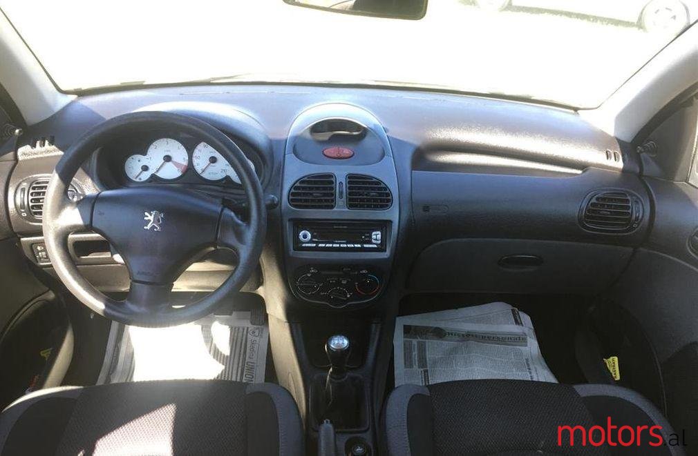 2006' Peugeot 206 photo #2