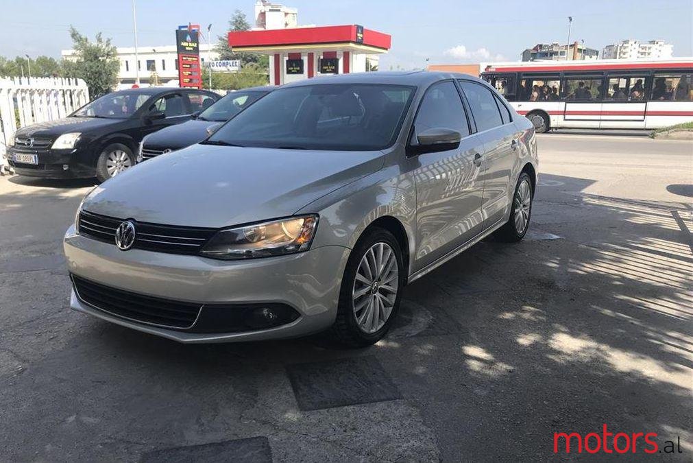 2011' Volkswagen Jetta photo #1