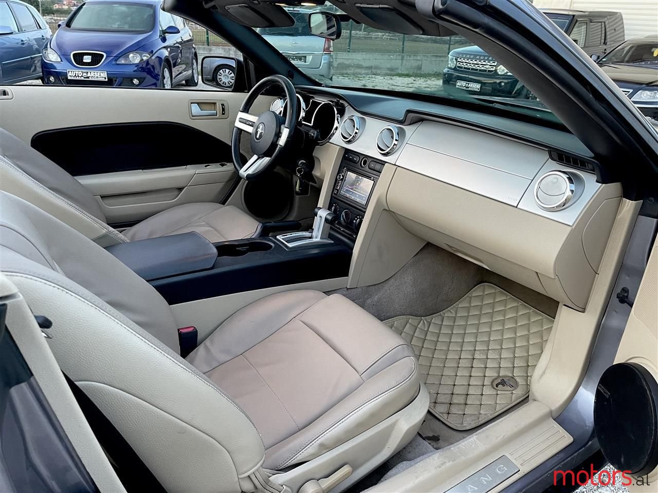 2006' Ford Mustang photo #2