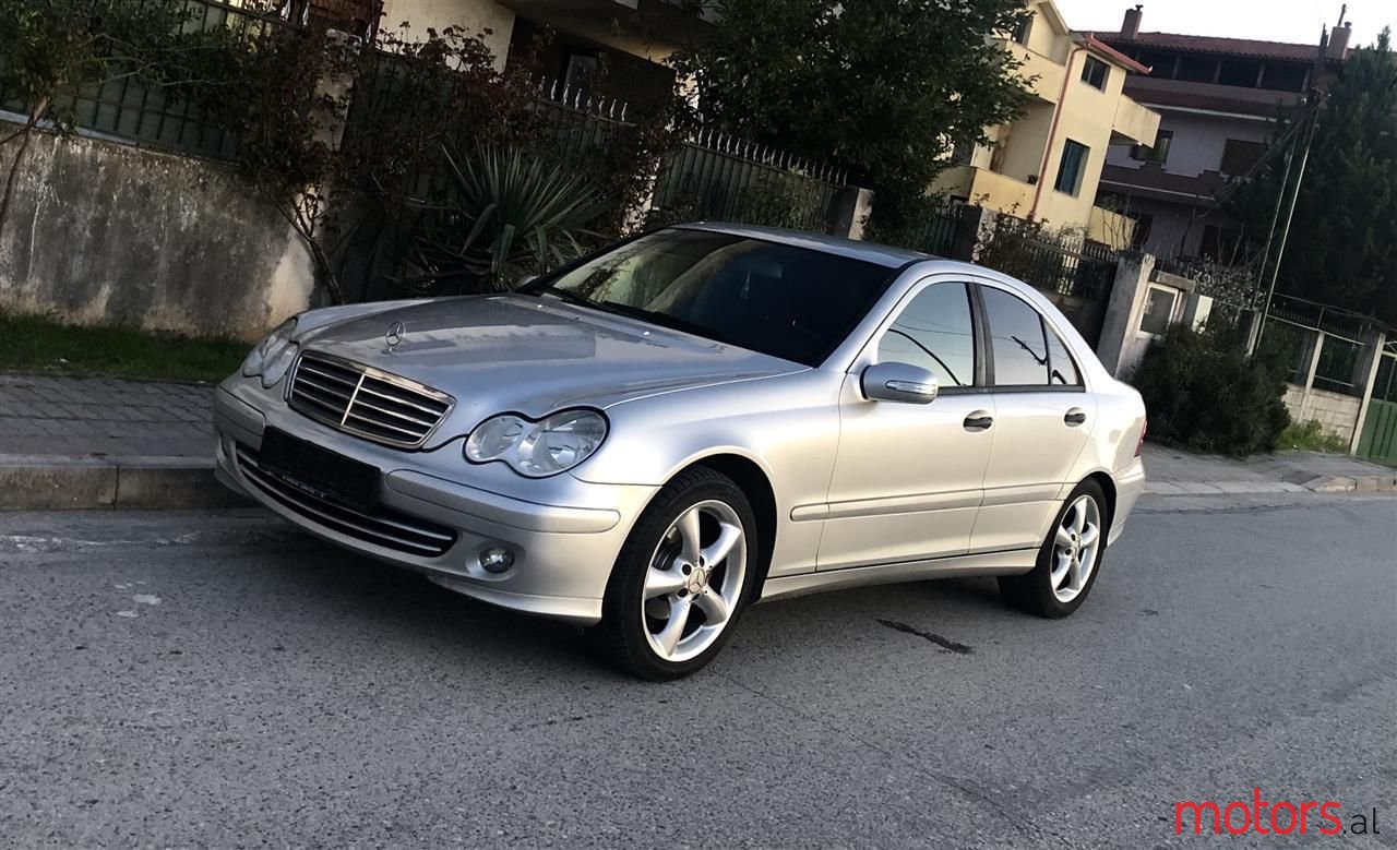 2004' Mercedes-Benz C 220 photo #1